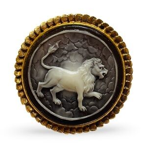 Vintage 1970s Carved Resin And Goldtone Cameo Lion Brooch